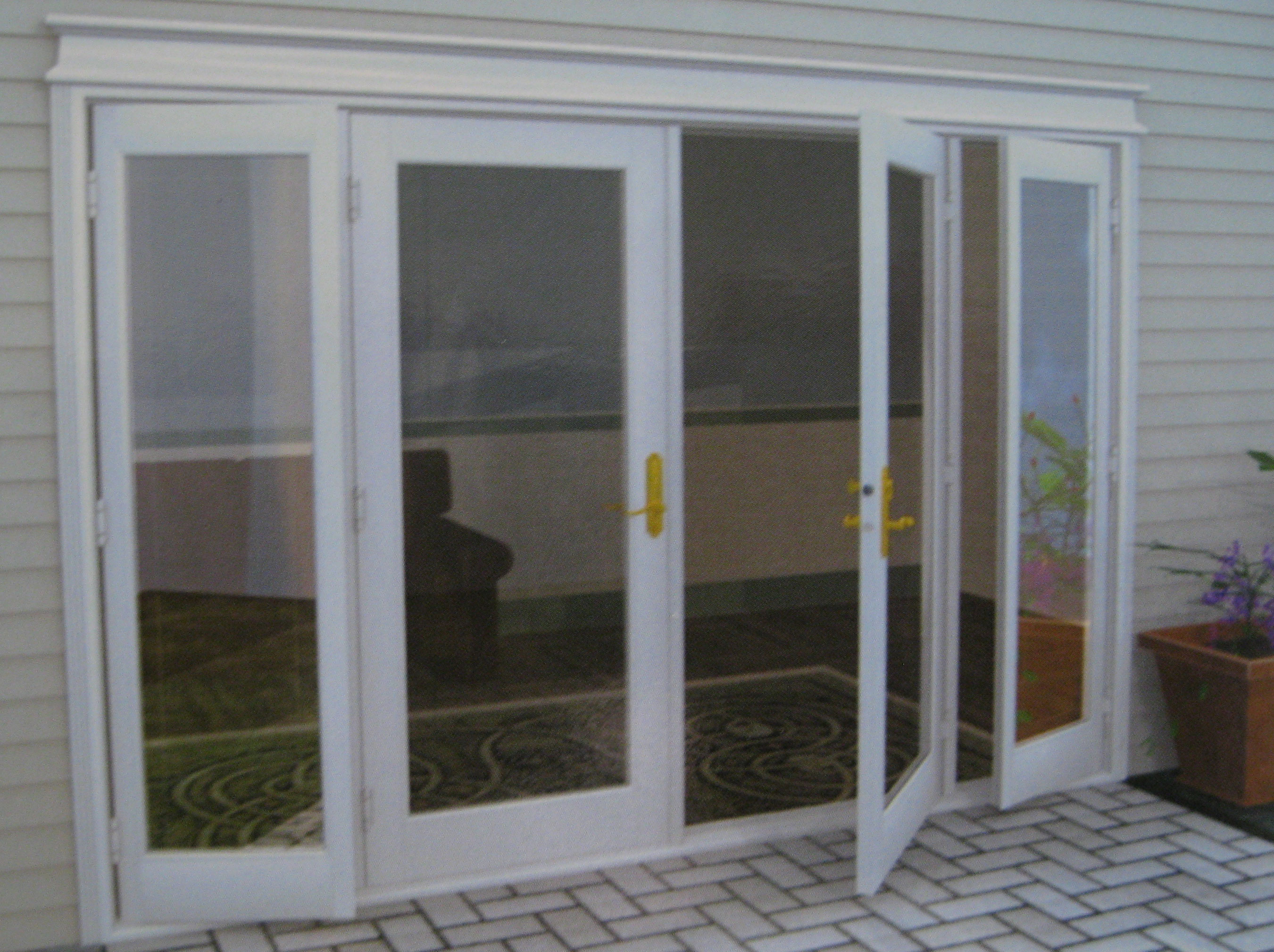 French panoramic door to the courtyard